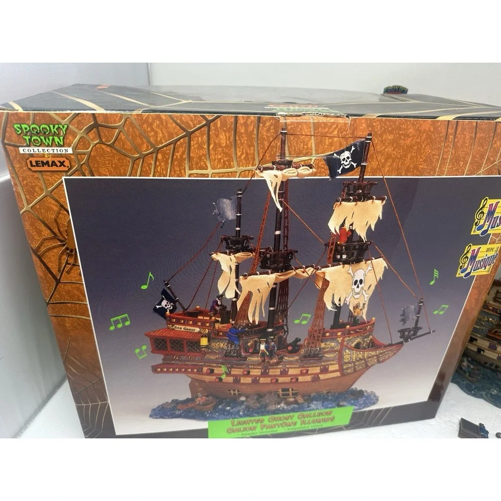 Lemax Spooky Town Galleon Pirate Ship WORKS  NEEDS MINOR  REPAIR  34760 Vtg